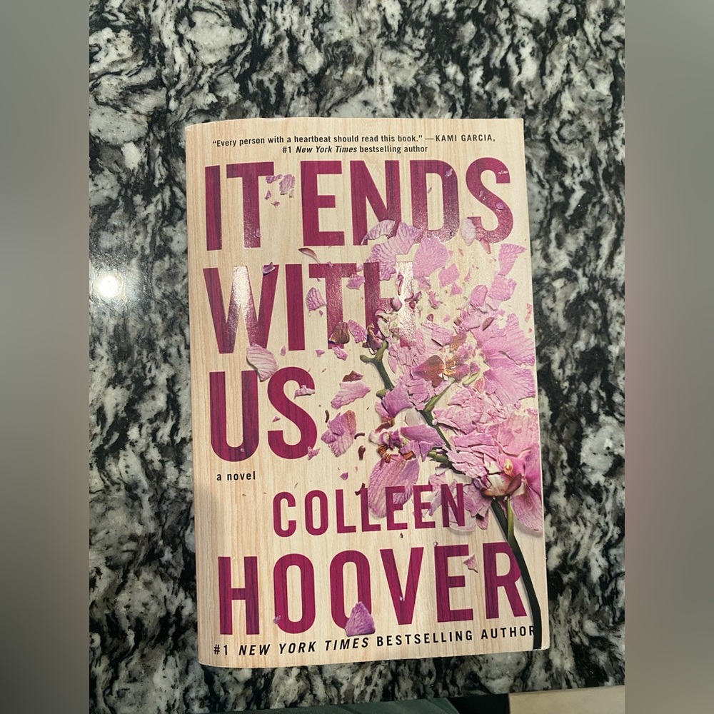 It Ends With Us by Colleen Hoover